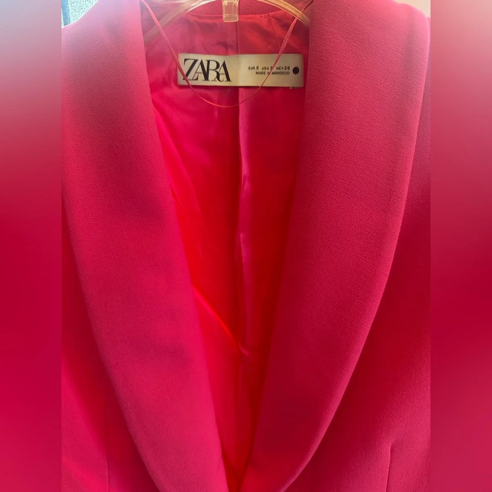 Zara straight cut feather blazer- sold out-size small - Picture 4 of 6